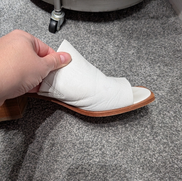 Frye White Lucia Mule Sandals Size 8 - Picture 7 of 8